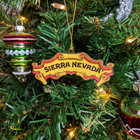 Sierra Nevada Banner vánoční ozdoba mosazná